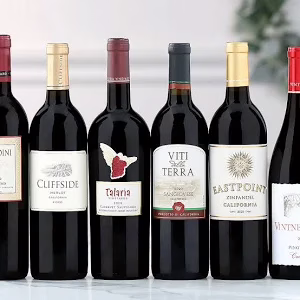 Assorted wine bottles prepared for guests aboard the Dos Reyes Roatán charter